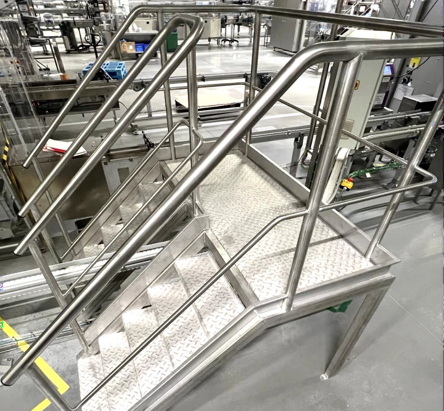 Escaleras y barandas industriales